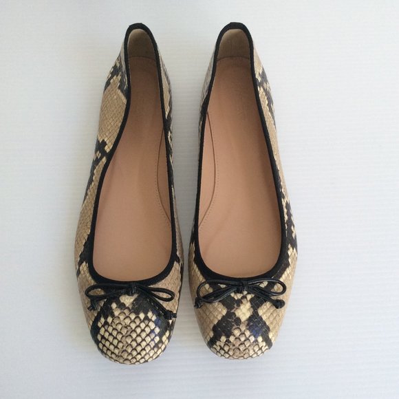 J. Crew Shoes - J.Crew Snake Print Ballet Flats fits like 8.5m